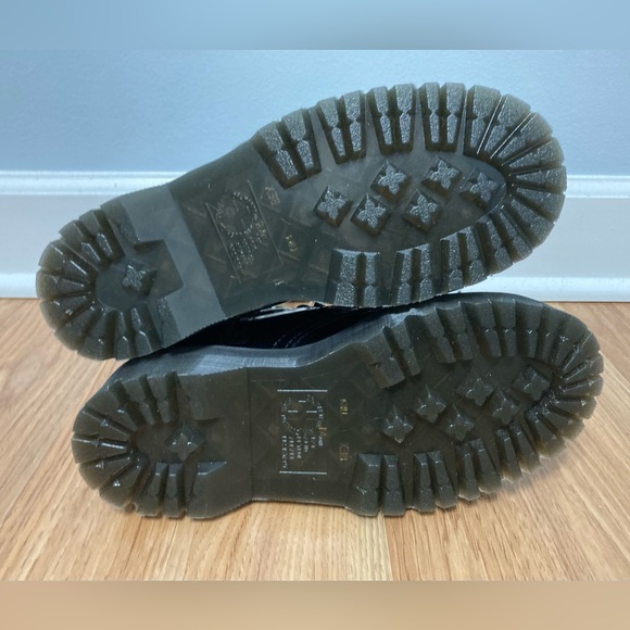 Dr. Martens Black Shiny Jadon Leather Lace-Up Boots - Picture 8 of 9